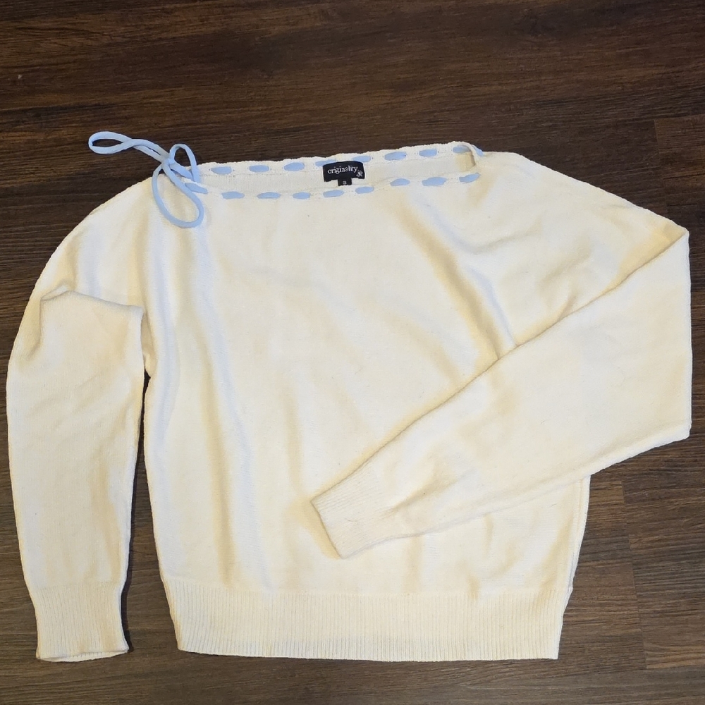 Originality Cream Wide  Neck Sweater Size S